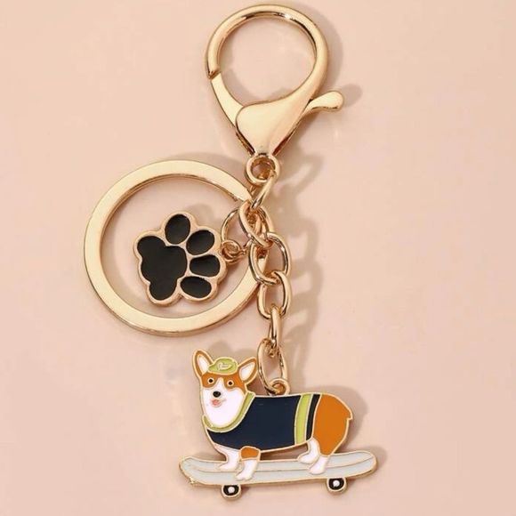 NEW! Enamel Pembroke Welsh Corgi Skateboard🛹 Keychain/Bag 🎒👜 Charm ~ 🐕 🎁 🐾 - Picture 1 of 8